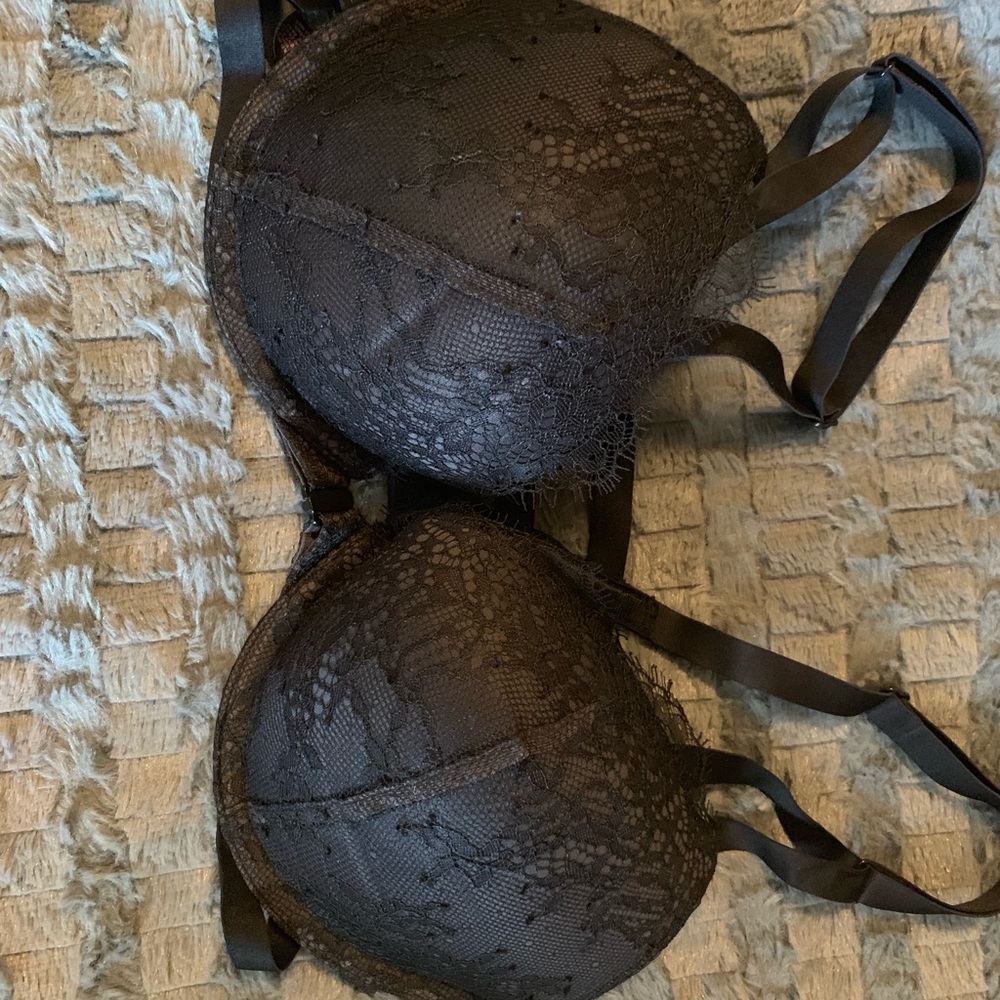 Victoria’s Secret black strapless lace bra